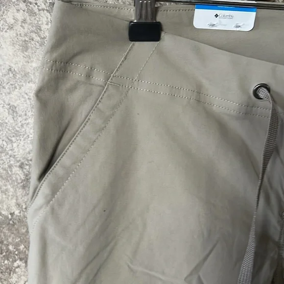 Women Columbia Anytime Outdoor Tan Long Shorts Size 2-Inseam 13 inches - Picture 3 of 5